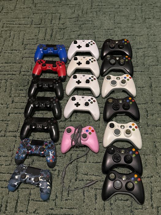 Продам Геймпади PS4