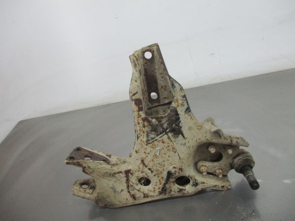 Braço de suspensão frente direito NISSAN Terrano II (R20)