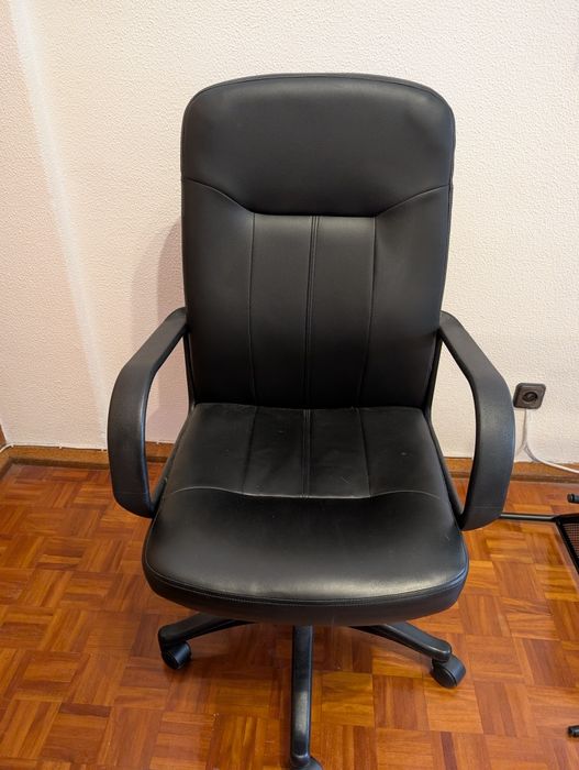 Cadeira de escritório preta