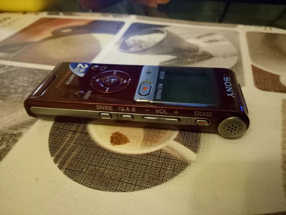 Диктофон стерео Sony ICD-UX200 2Gb