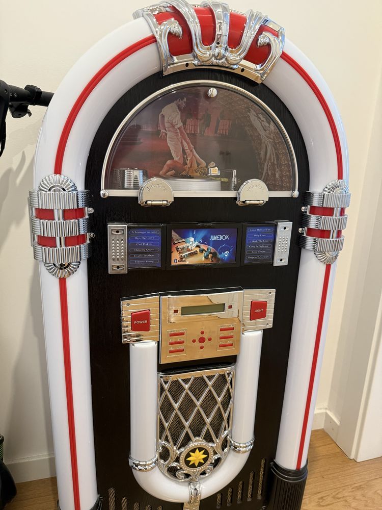 Jukebox - retro/USB/CD/Rádio