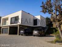 Moradia T3 com Piscina no Alto Douro Vinhateiro