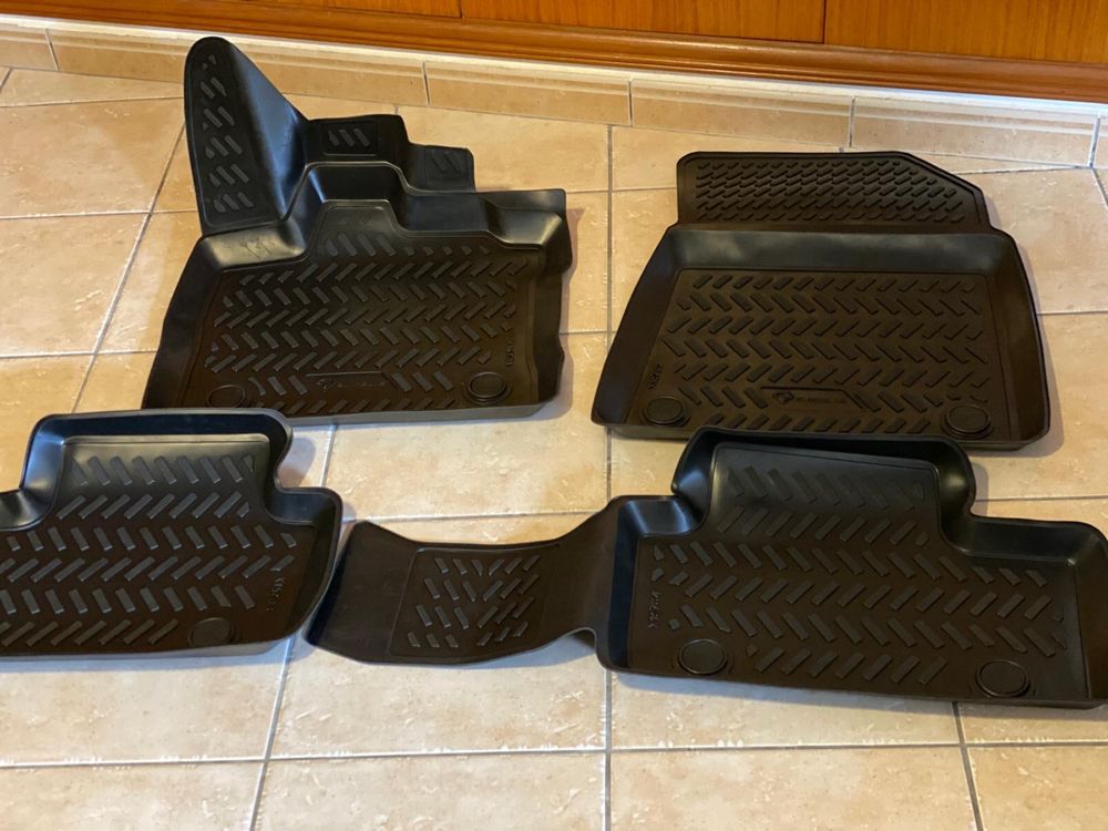 Conjunto de tapetes de borracha de design 3D, para Renault Captur