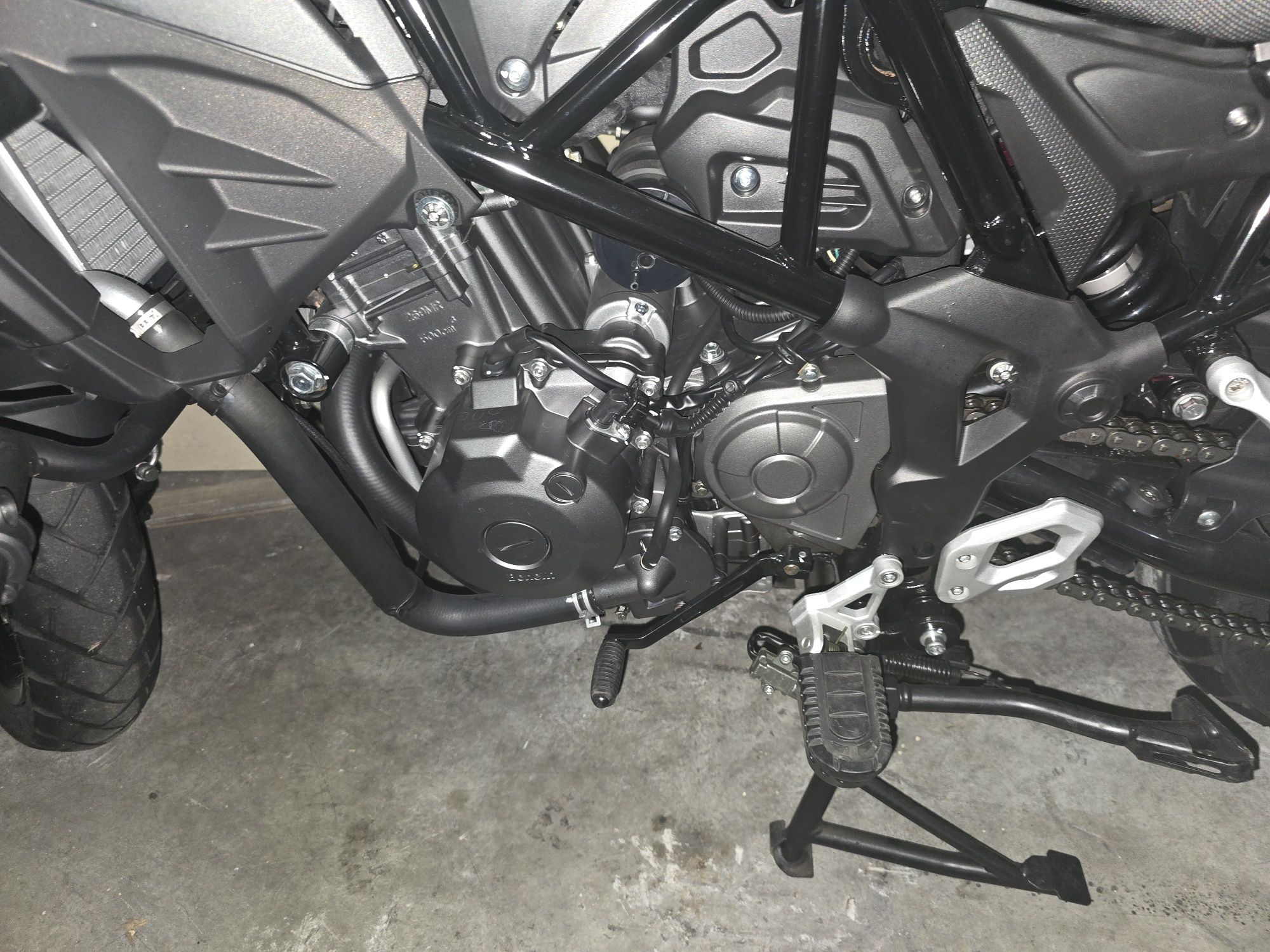Mota benelli muito mas muito nova