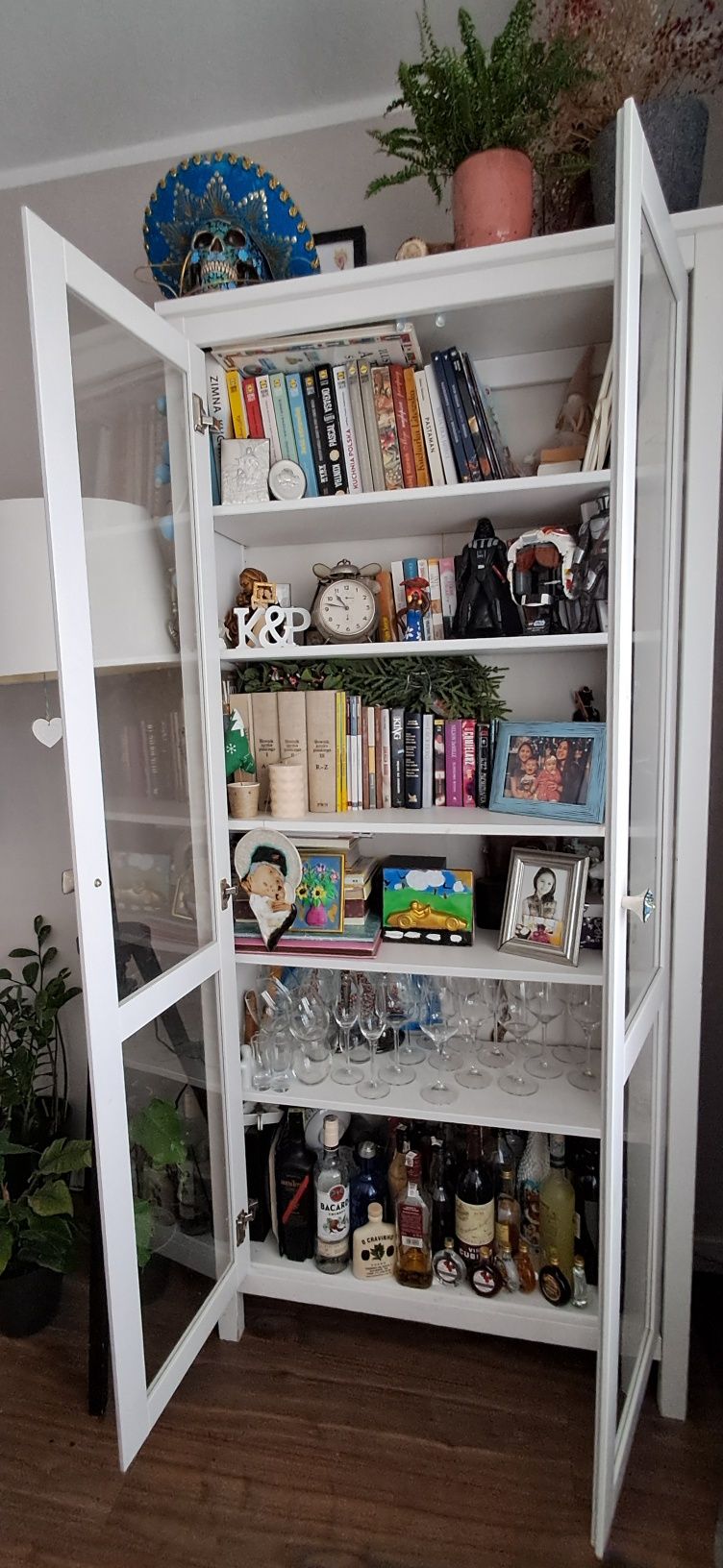 Witryna przeszklona IKEA Hemnes biala
