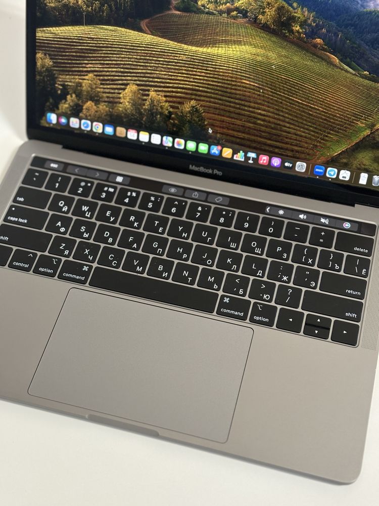 Apple MacBook Pro 13" Retina with Touch Bar 2019 Space Gray 128 gb