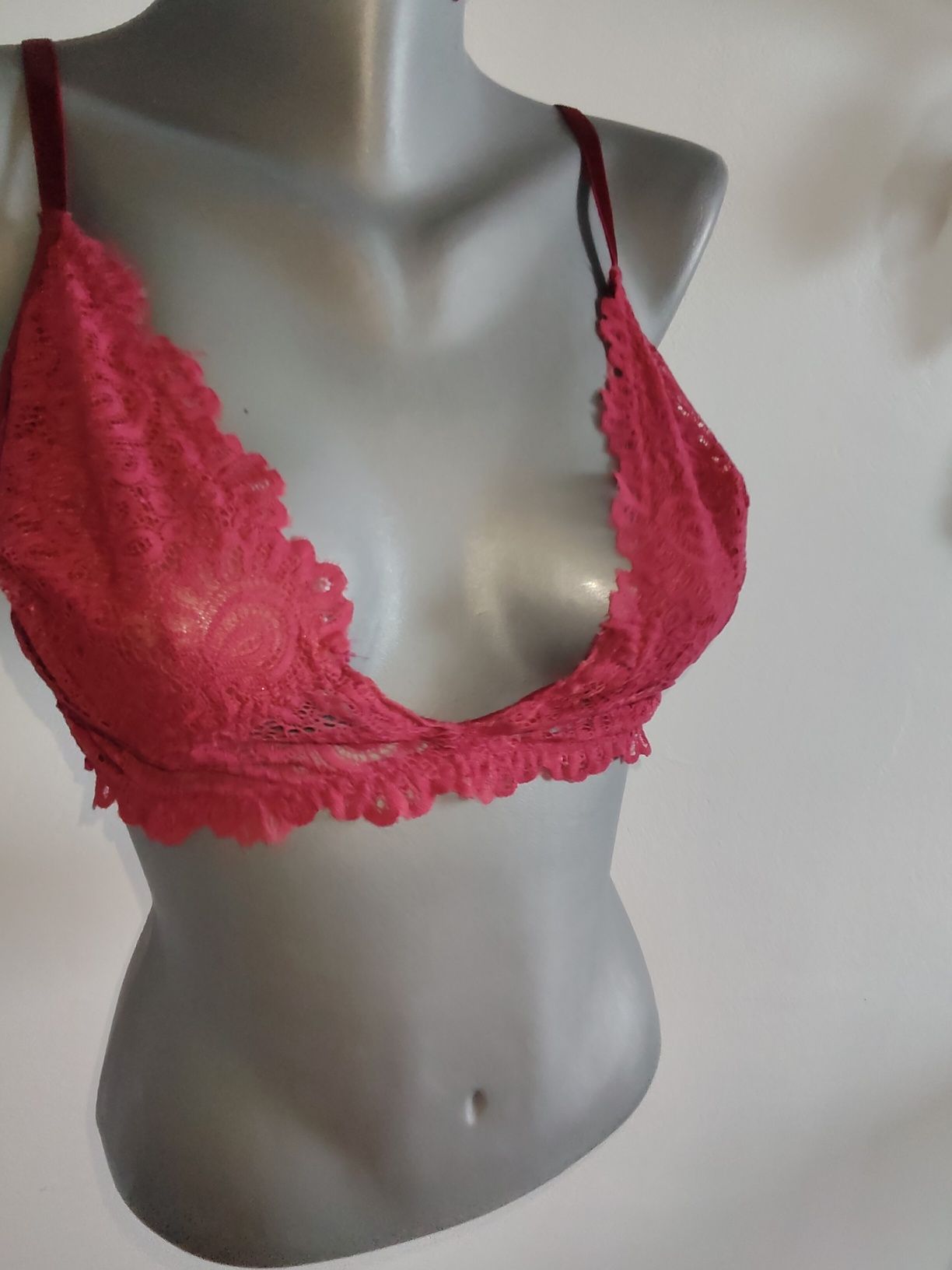 Bordowy biustonosz miękki koronkowy r 85C plus size elegancki