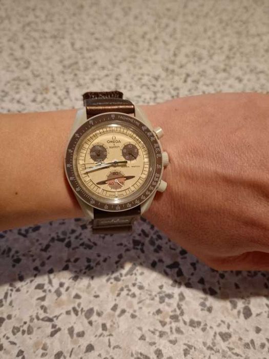 Omega x Swatch Saturn SO33T100 - Bioceramic Gold Ring Design