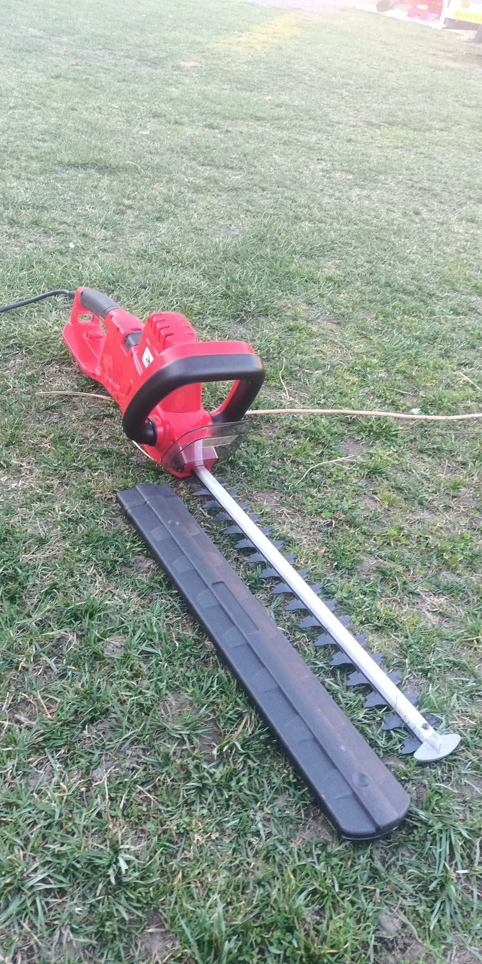 Elektryczne nożyce do żywopłotu Faworyt