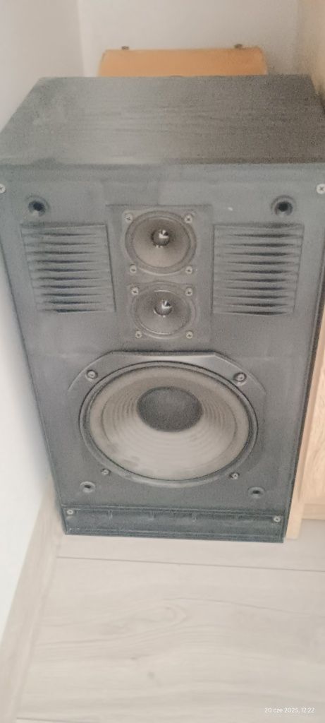 Amplituner Sony, Nagrywarka DVD Philips, Kolumny, Piloty, Kable.