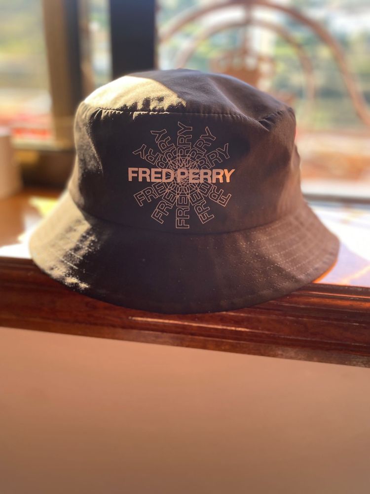 Chapéu Fred Perry novo