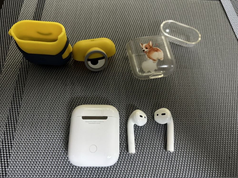 Оригінальні бездротові навушники Apple AirPods 2 (A2031)