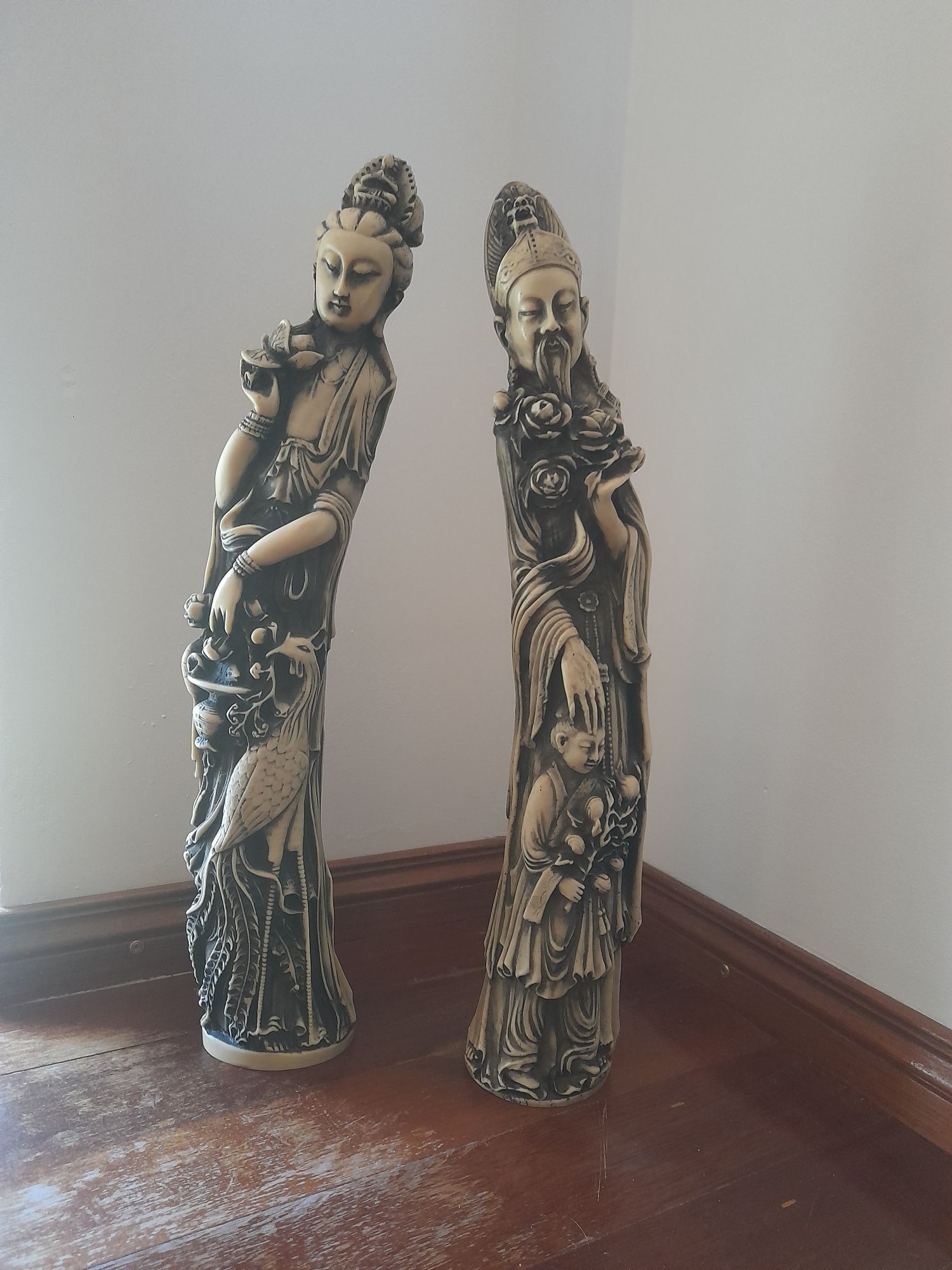 Estatuetas orientais (marfinite)