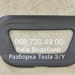 Ущільнювач капота накладка Tesla Model Y 20-25