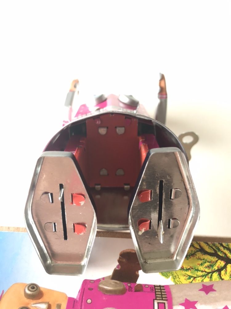 Menina Robot - Brinquedo em metal