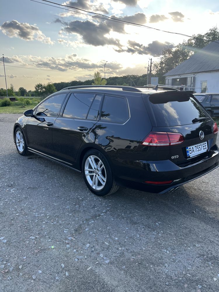 Продам Volkswagen golf  VII 7 GTD 2018