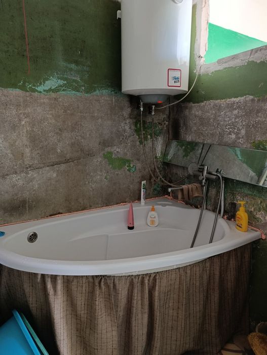 Продам 3-х кімнатну квартиру у центрі Чугуїва