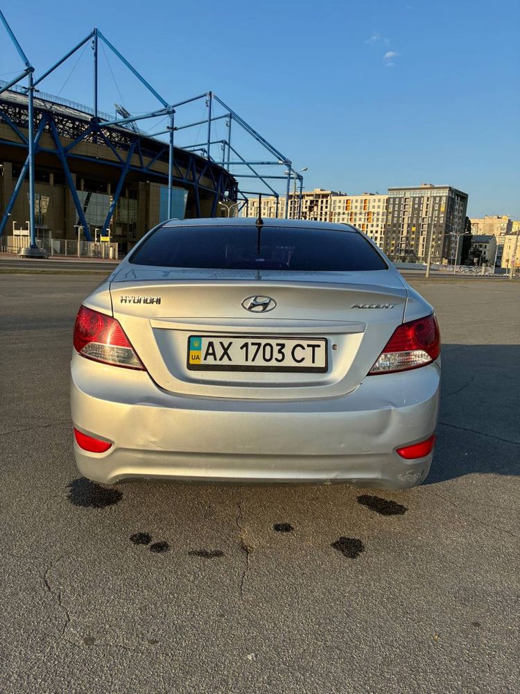 HYUNDAI Accent 1.4  2012  газ/бензин