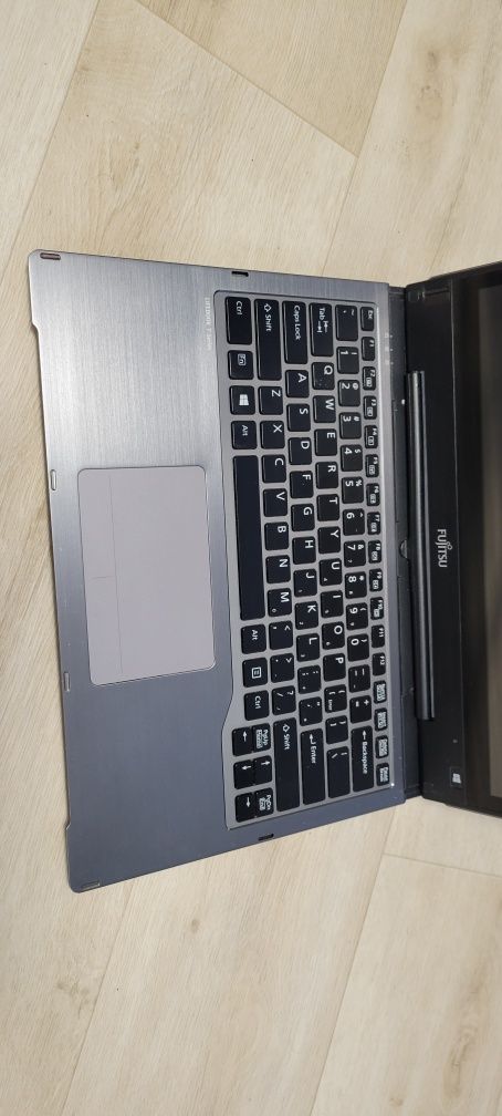 Fujitsu T935 i5, сенсорний дисплей