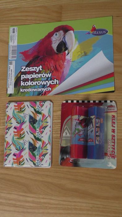 Zestaw szkolny - piórnik, kredki