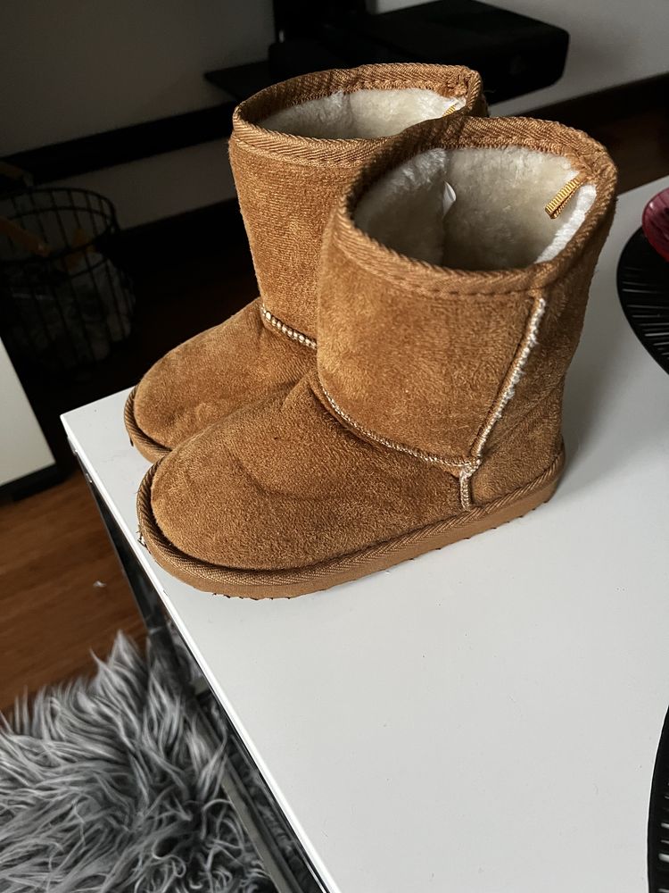 Buty jesienno zimowe typu emu