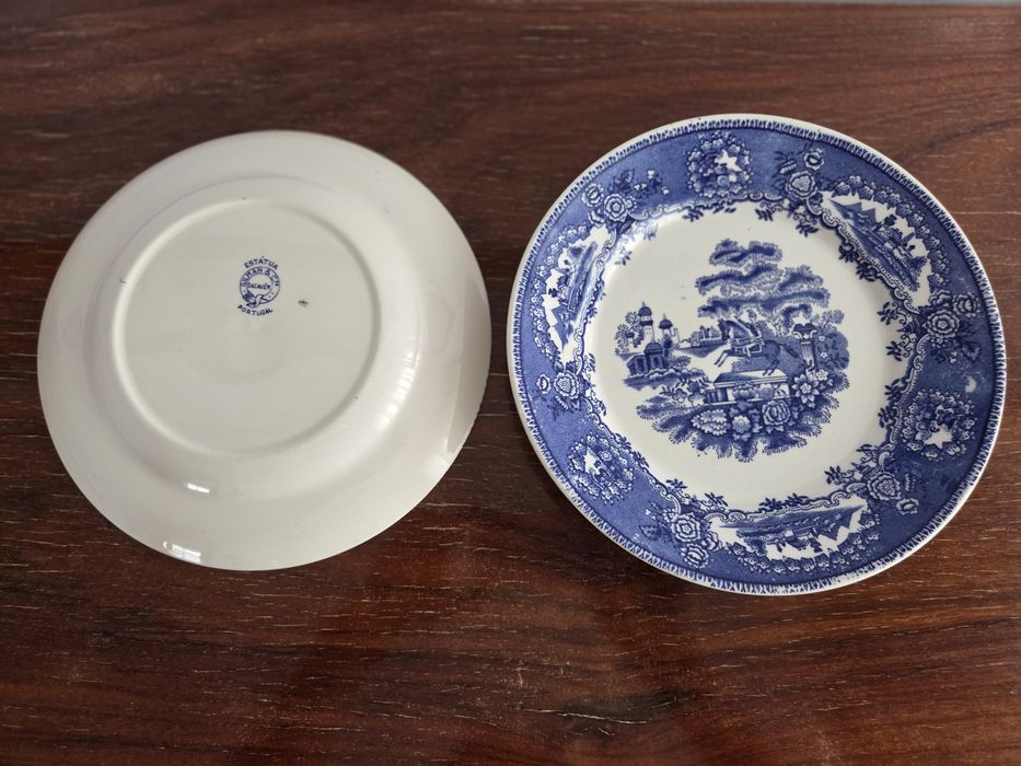 Pratos Sacavém, Estátua azul