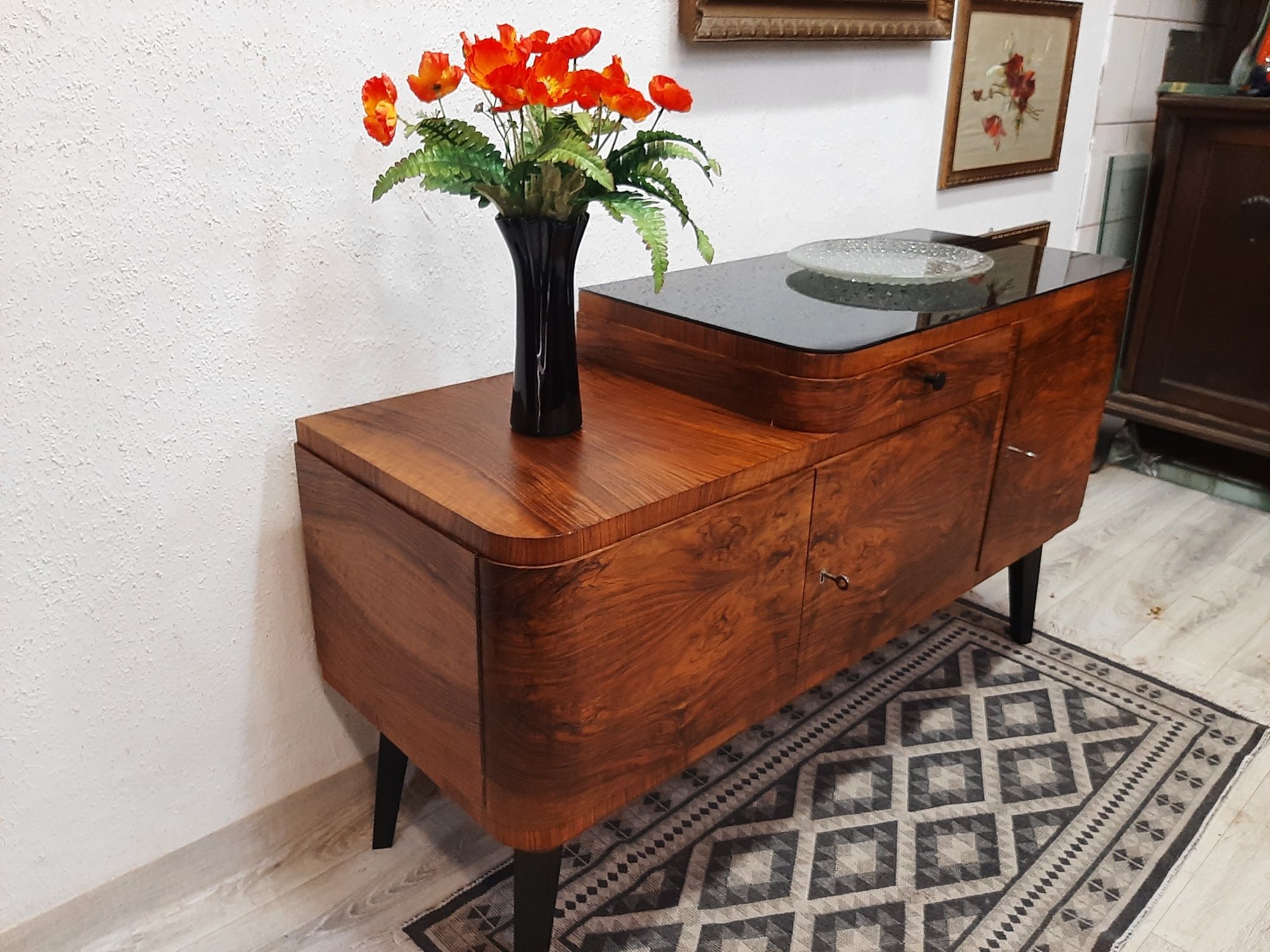 Komoda w stylu art deco po renowacji