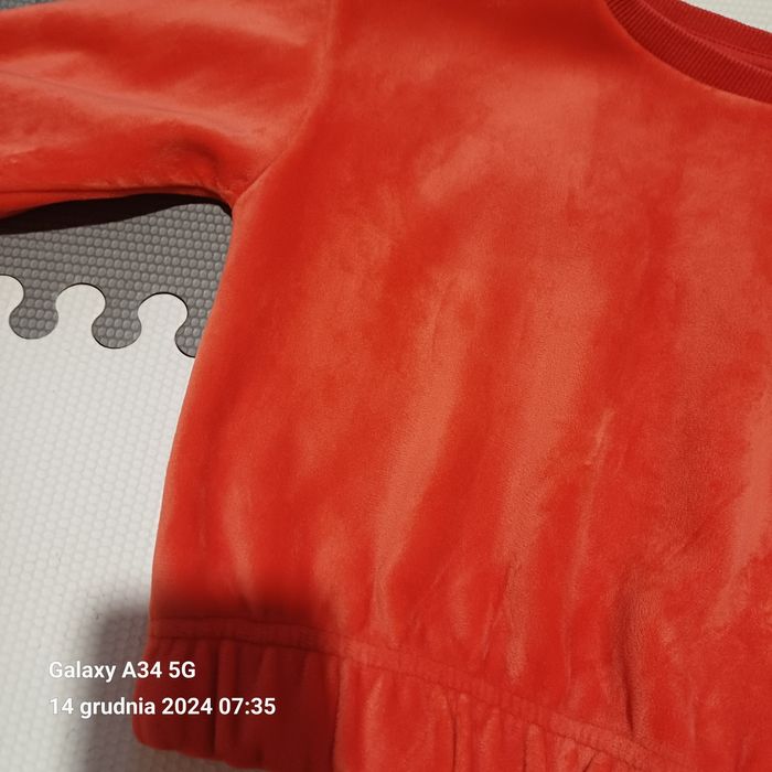 Dres welurowy dla dziewczynki rozm. 98 Reserved