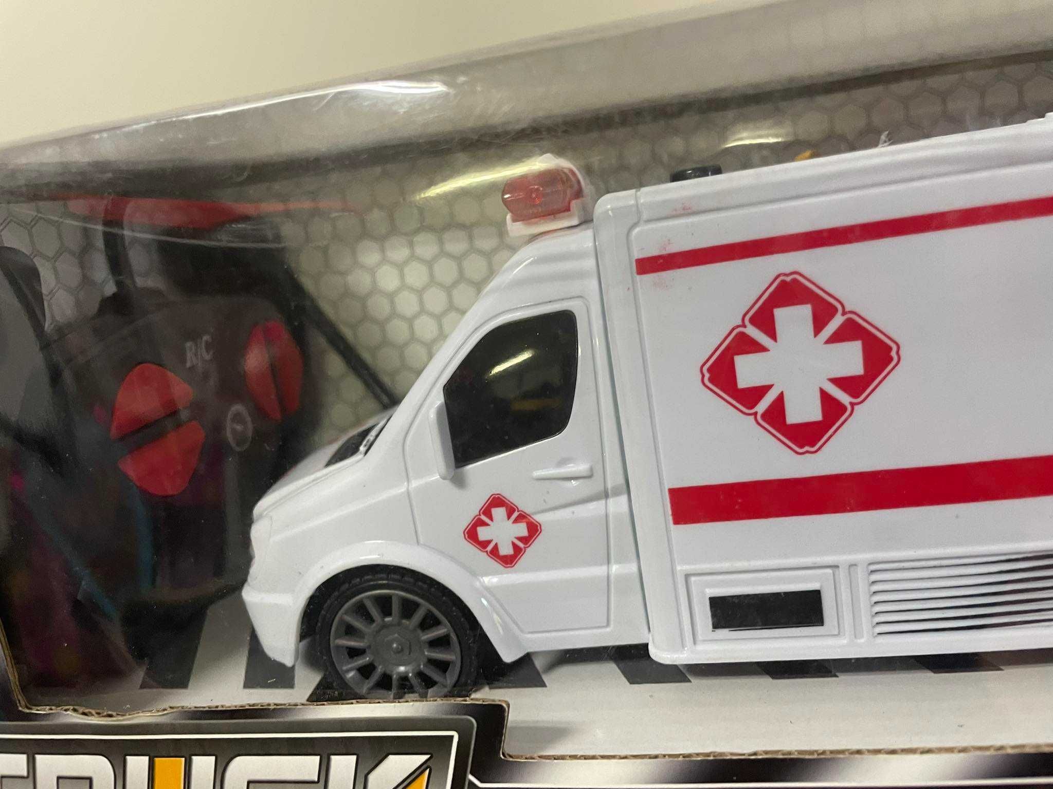 Auto Zdalnie Sterowane R/C Ambulans Dźwięk Światła