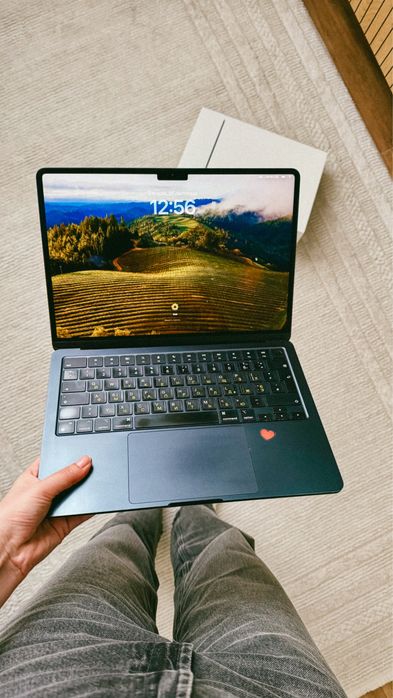 MacBook Air M2 2022, 8/256GB, батарея 83%, ідеальний стан