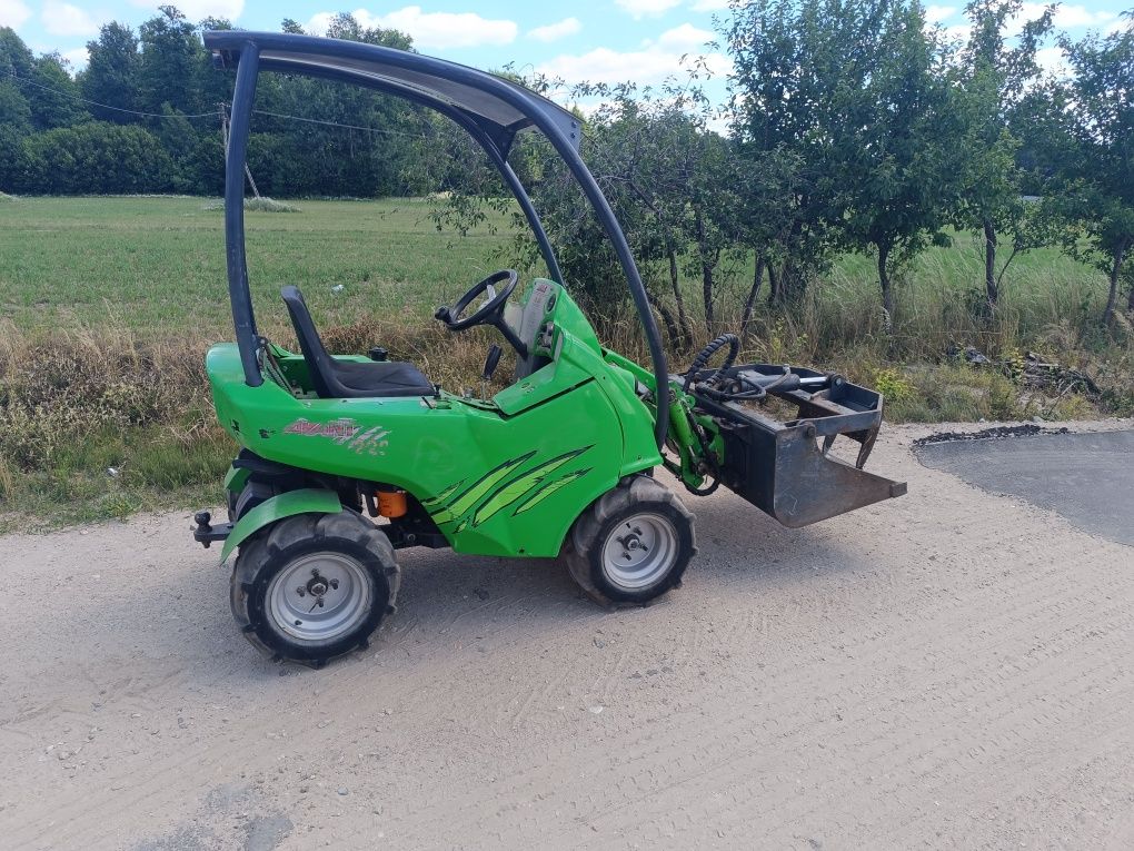 Ładowarka Avant 220 miniładowarka