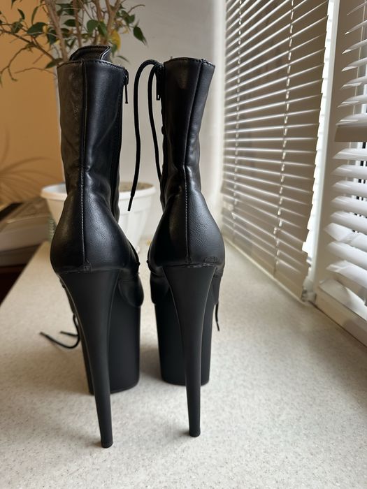 Танцювальне взуття Стріпи