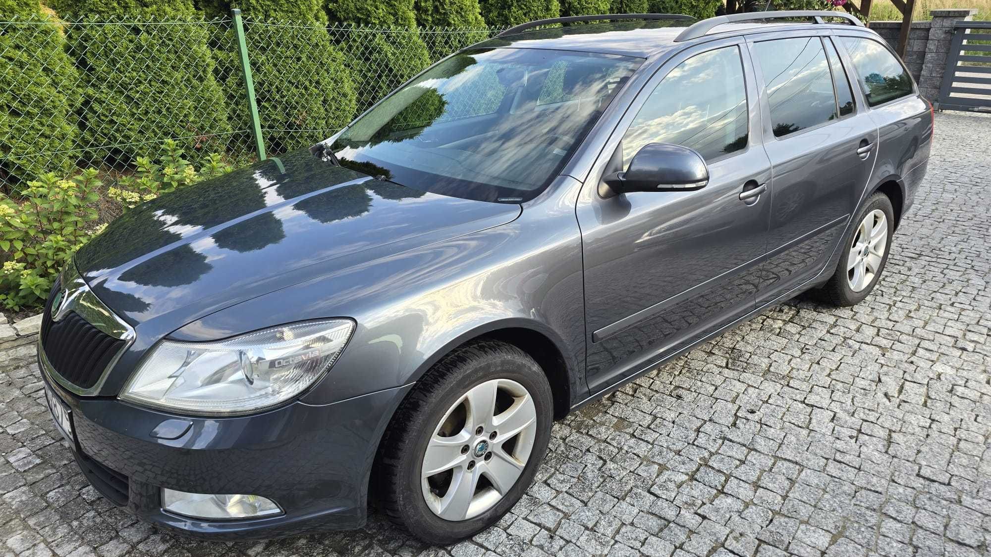 Skoda octavia 2.0 tdi 2012 kombi + hak