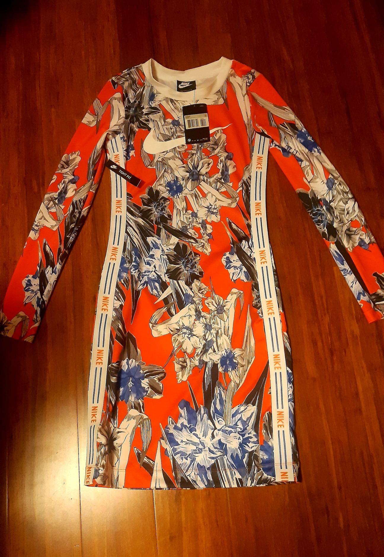 Sukienka Nike xs-s
