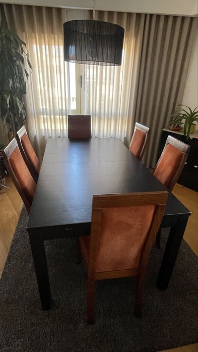 Mesa 1,6m extensivel ate 2,4m com 6 cadeiras