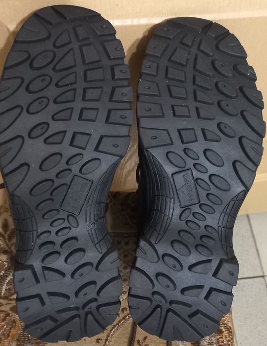 Продам чоловічі оригінальні нат шкіра зимові термочеревики EVEREST нов