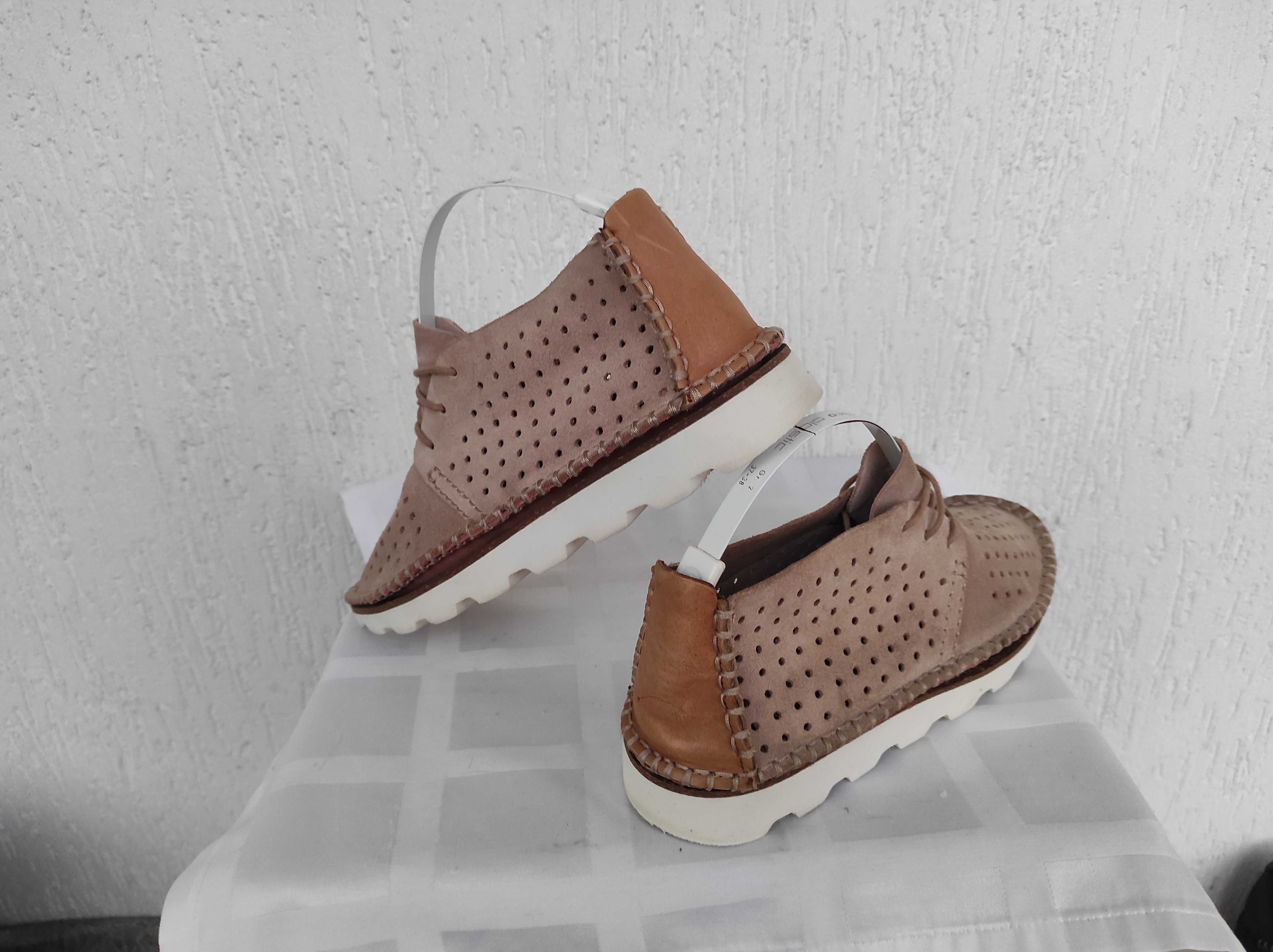 Стильние,суперлегенькие замшевие мокасини Clarks narrative р.36
