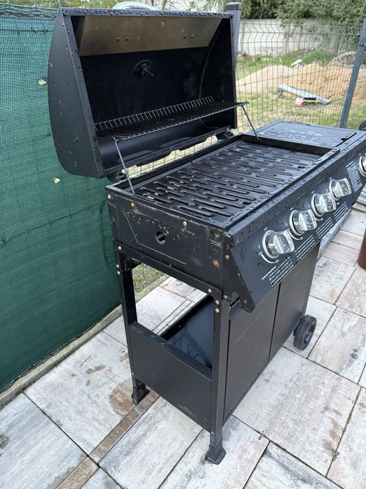 Grill Taino w ladnym stanie