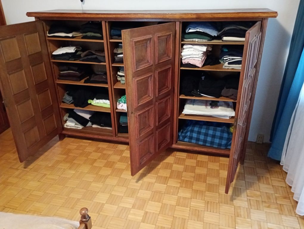 Szafa kolonialna duża z pierwszej połowy XX wieku