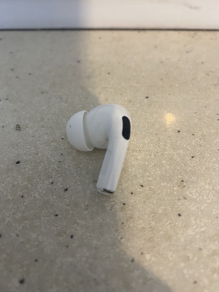 Lewa słuchawka airpods pro gen 1