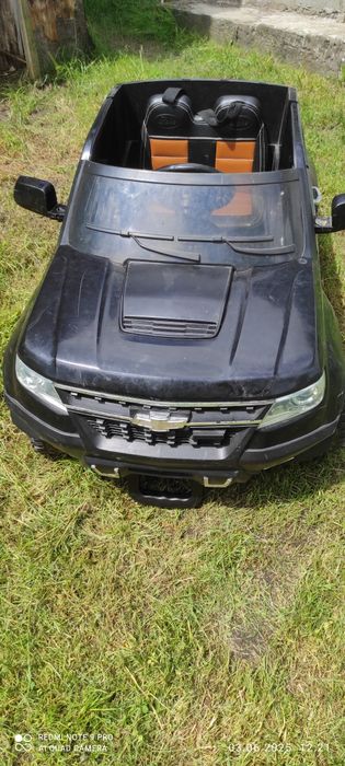 Електромобіль дитячий