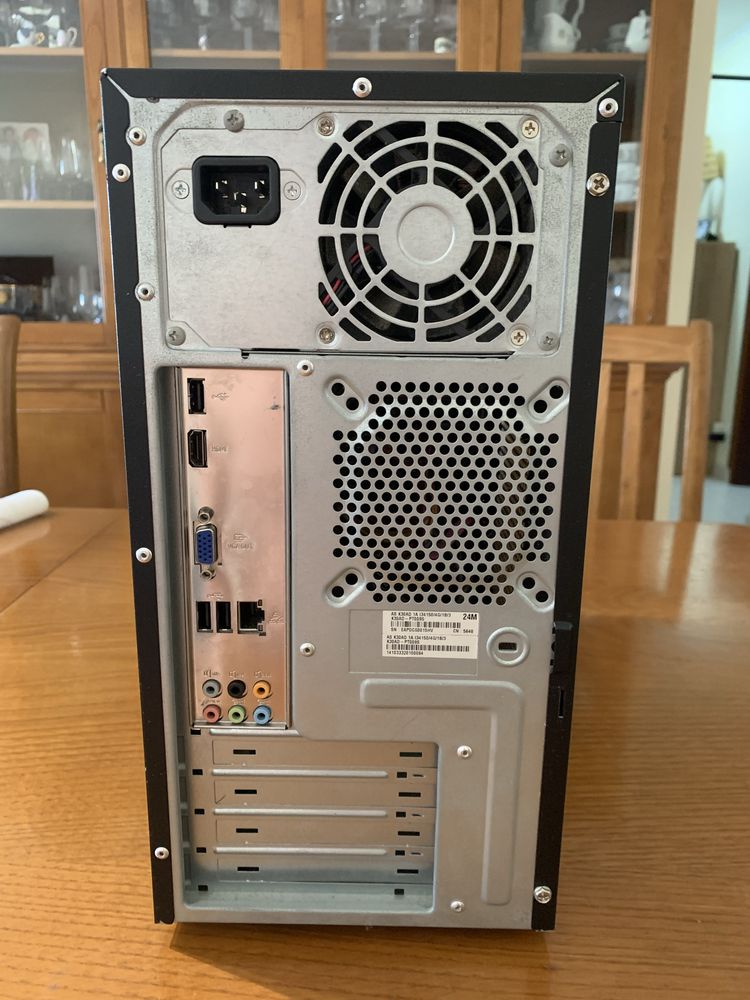 Computador ASUS (Secretária)