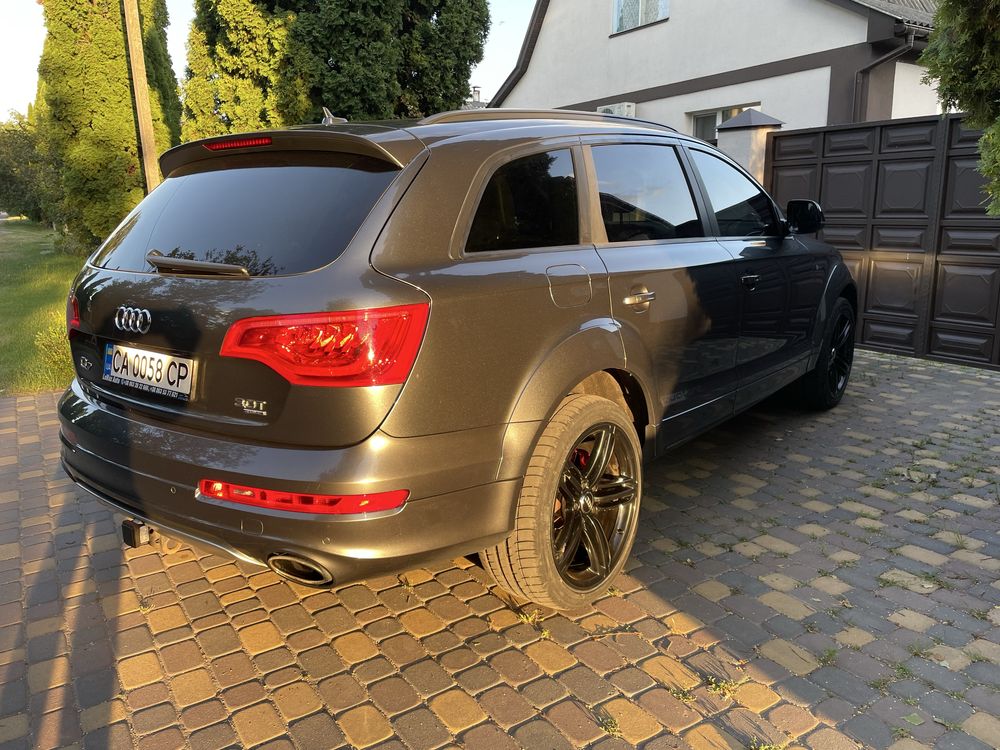 Audi Q7 Prestige S-line V12