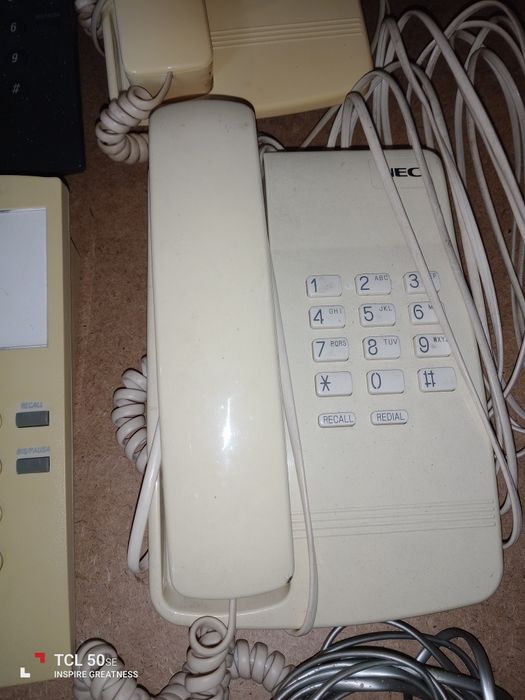 Telefones antigos para decoração ou colecionadores. 10€ cada um.