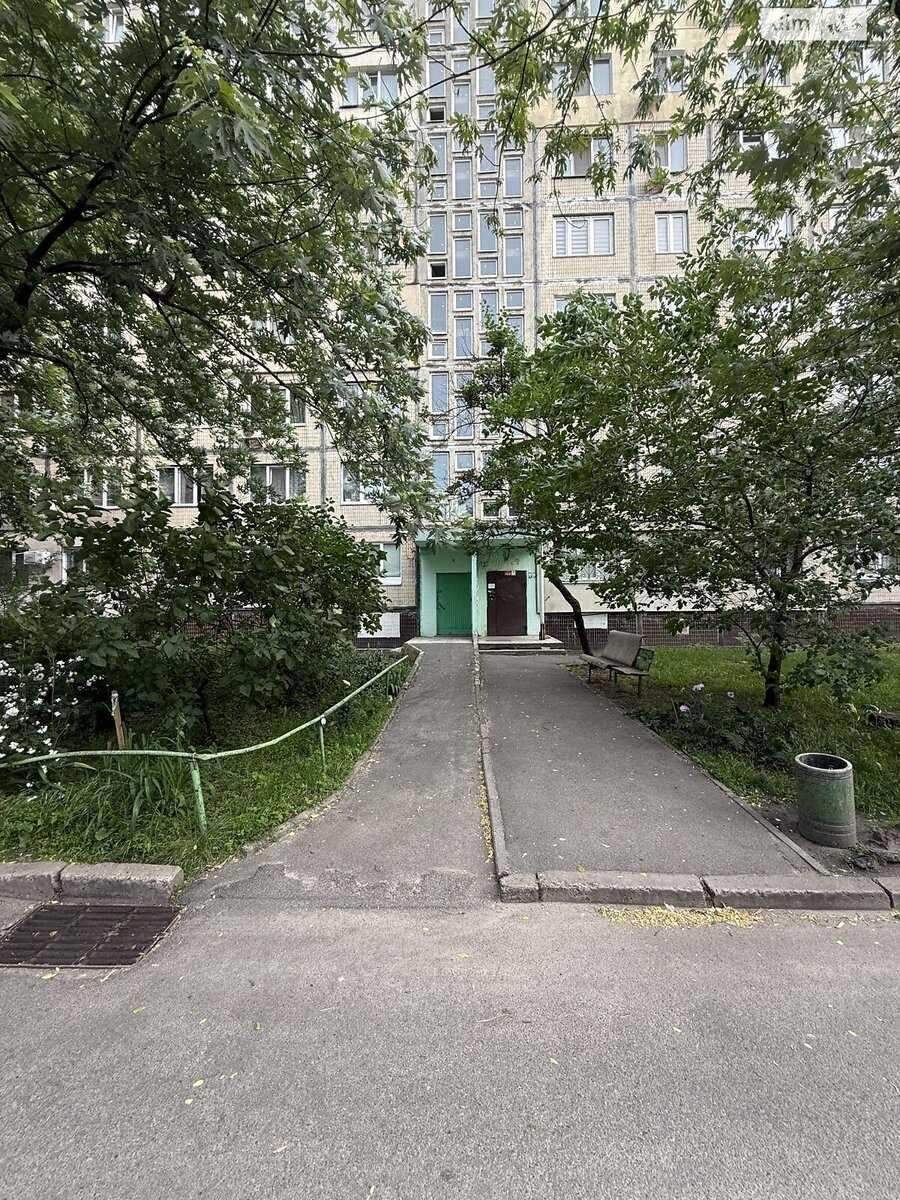 ПРОДАМ 2-х кім квартиру вул. Березняківська, 38