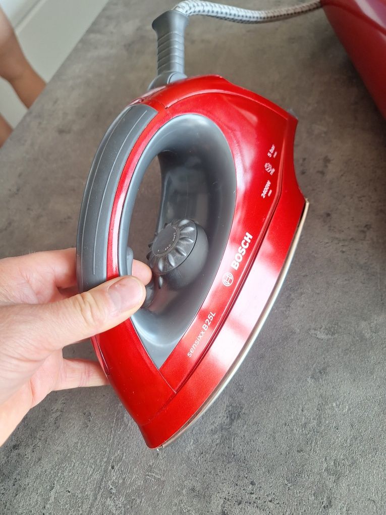 Żelazko stacja pary Bosch sensixx B25L