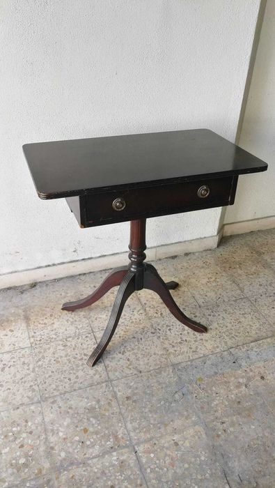 Consola em Madeira escura