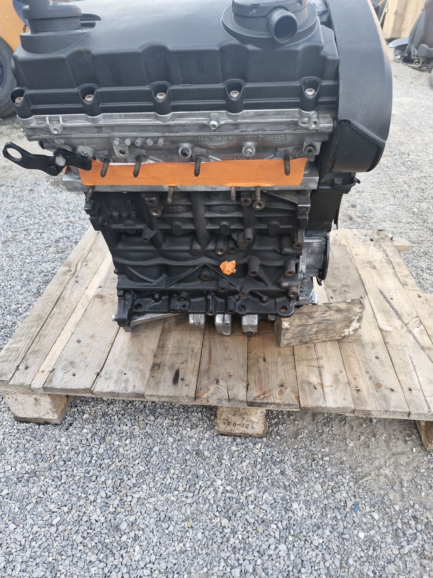 Silnik 2.0 tdi BRF a4b7 a6c6