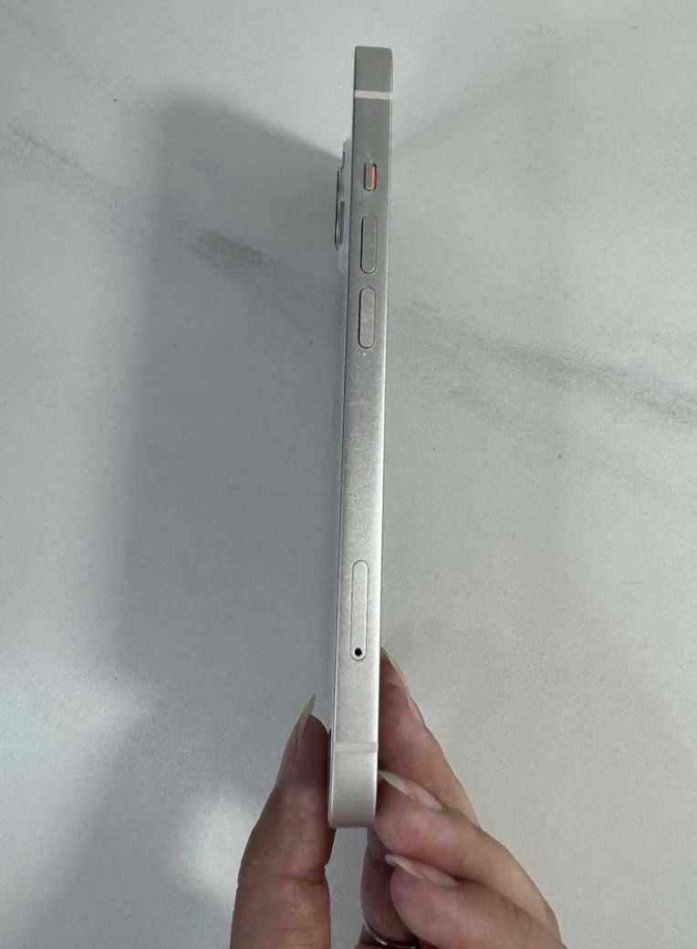 Sprzedam iPhone 13