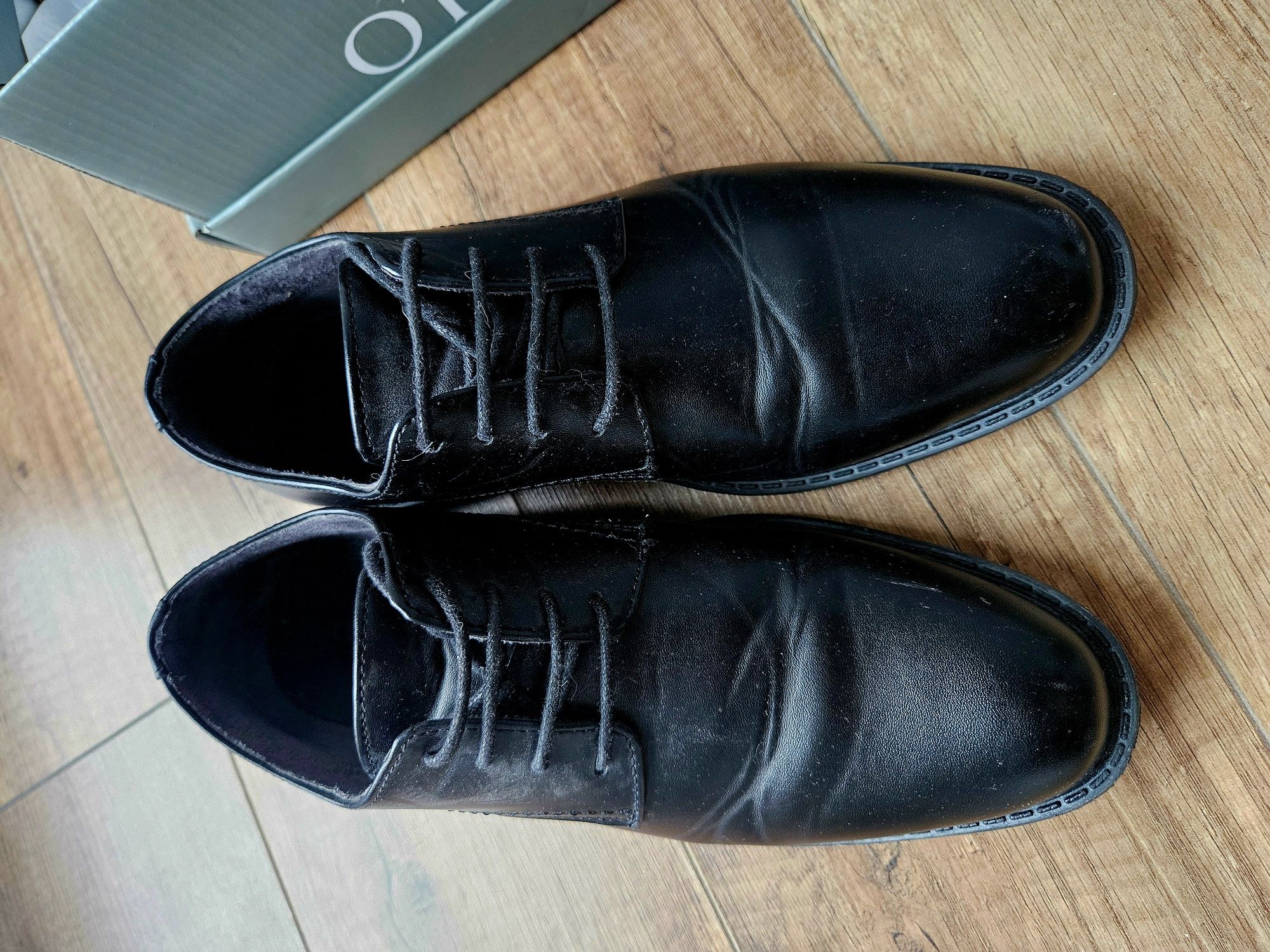 Buty do komunii rozm 37